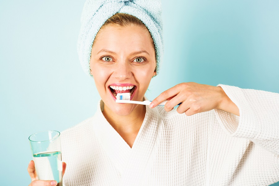 How Can You Maintain Good Oral Health At Home?